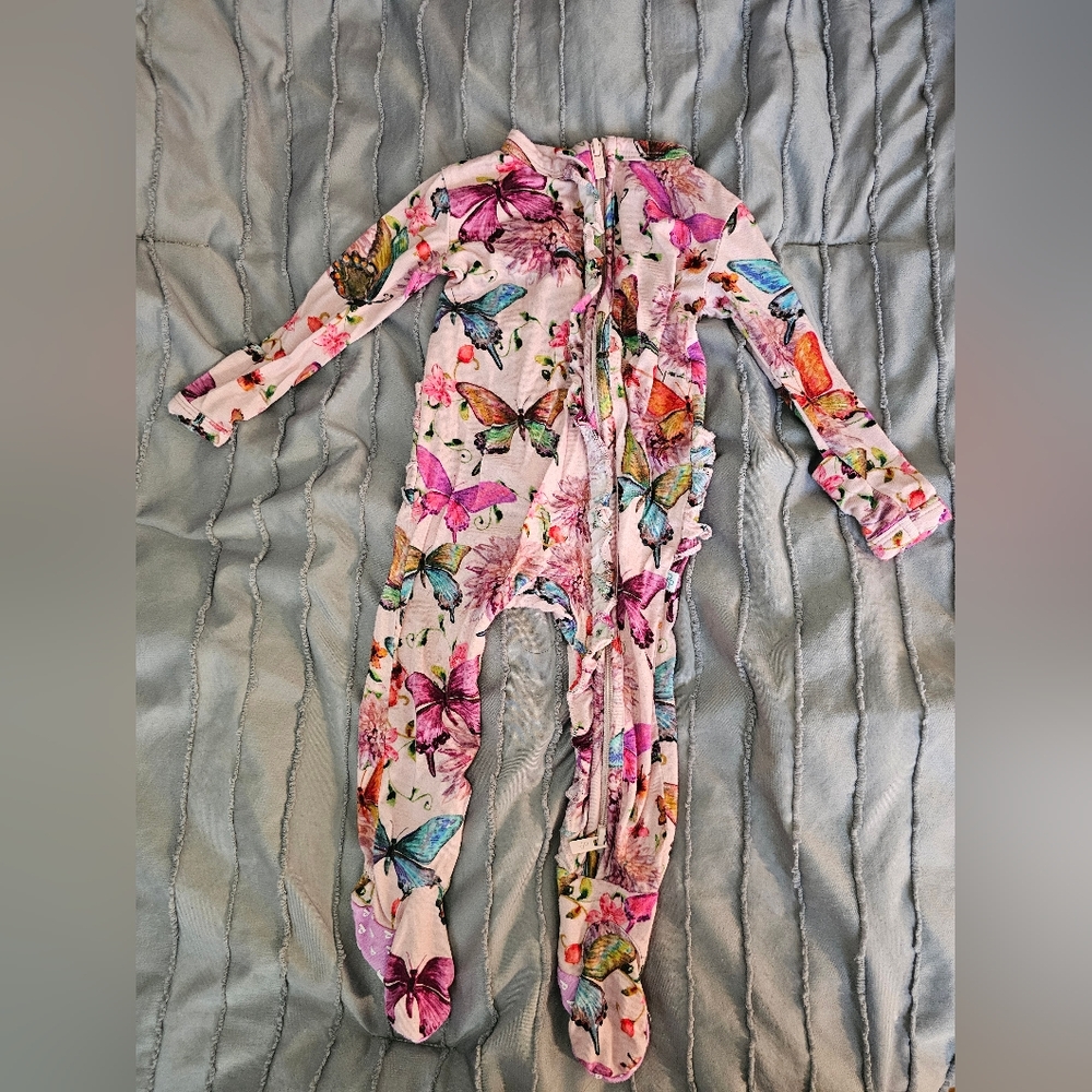 Poshpeanut ruffled onesie